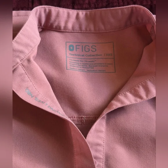 Figs Mauve Mandarin top W/ Zamora Joggers - Picture 2 of 10